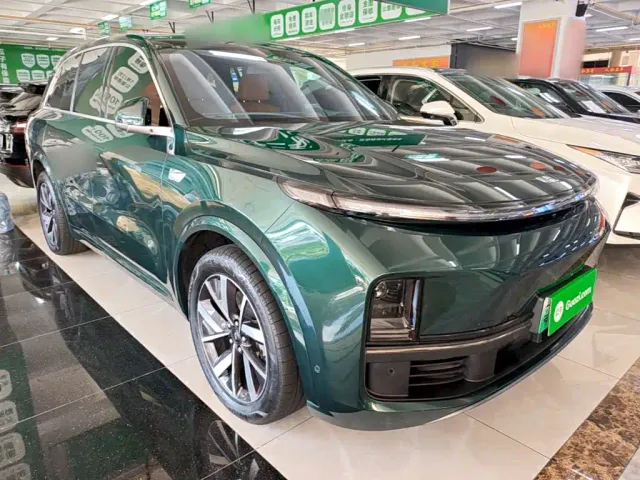 Li Auto L8 — Фото автомобиля 3