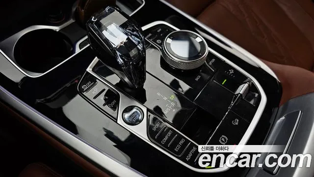 BMW X7 M50i 6 мест — Фото автомобиля 9