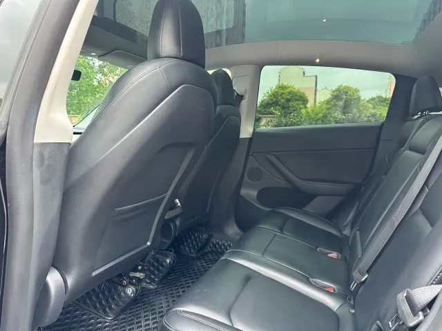 Tesla Model Y — Фото автомобиля 5