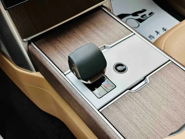 Land Rover Range Rover — Фото автомобиля 9