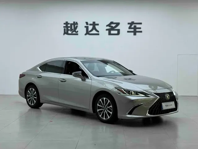 Lexus ES — Фото автомобиля 3