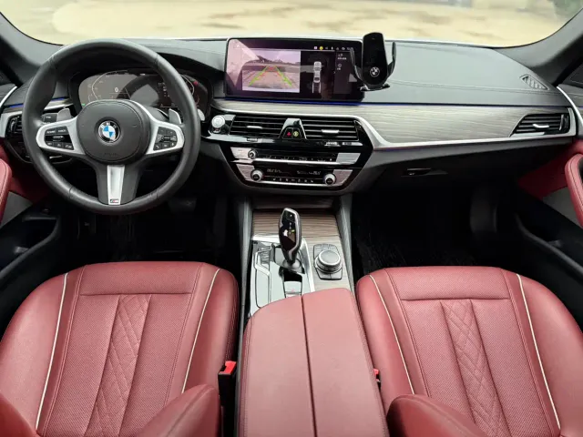 BMW 5 Series — Фото автомобиля 9