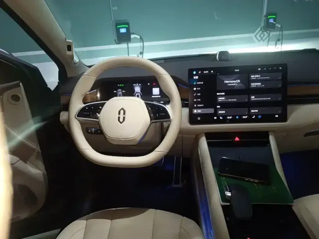 AITO Wenjie AITO M7 2024 1.5T RWD Plus 5-Seater — Фото автомобиля 11