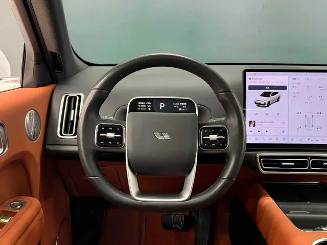 Li Auto L7 — Фото автомобиля 5