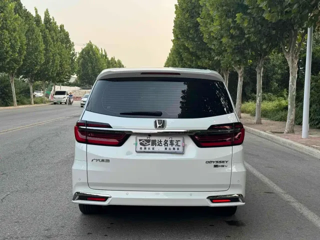 Honda Odyssey — Фото автомобиля 8