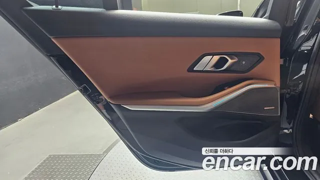 BMW 3-Series 3 серия (G20) 320i M Sport — Фото автомобиля 24
