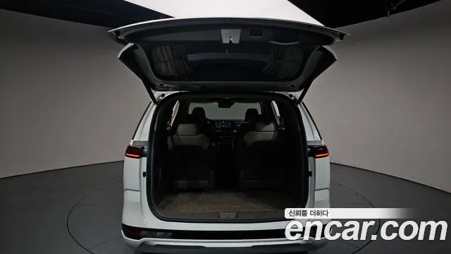 Kia Canival — Фото автомобиля 14