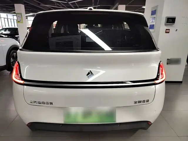 Baojun Cloud — Фото автомобиля 5