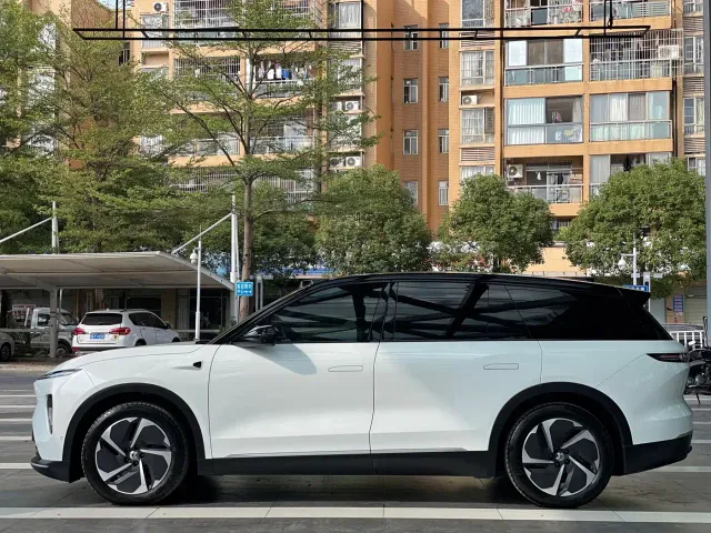 Nio ES8 — Фото автомобиля 16