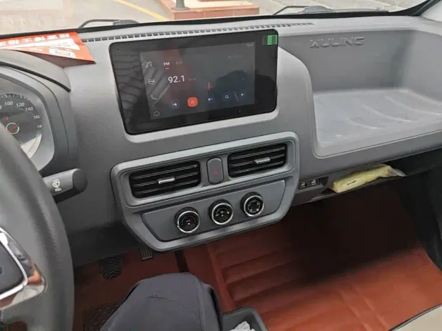 Wuling Yangguang — Фото автомобиля 12