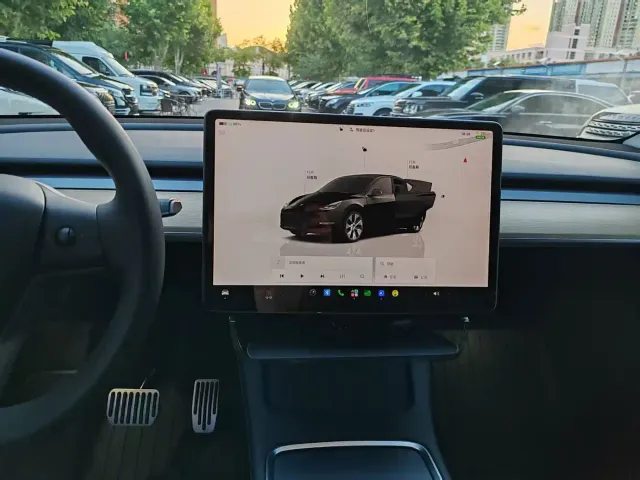Tesla Model Y — Фото автомобиля 8
