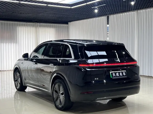 Li Auto L7 — Фото автомобиля 6