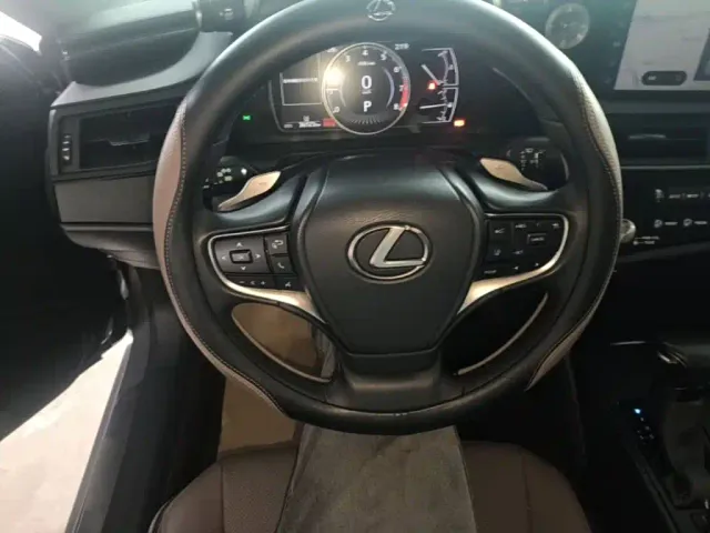 Lexus ES — Фото автомобиля 6