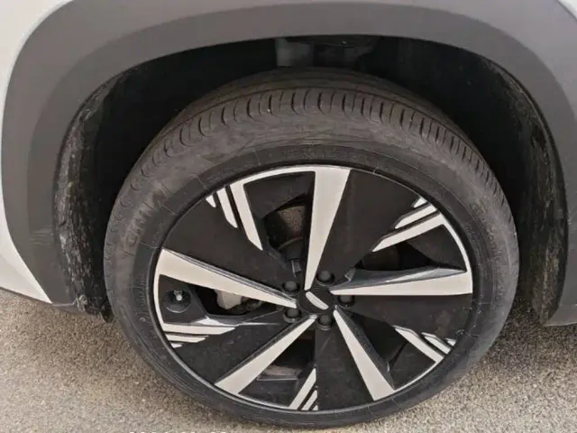 Geely Boyue L — Фото автомобиля 8