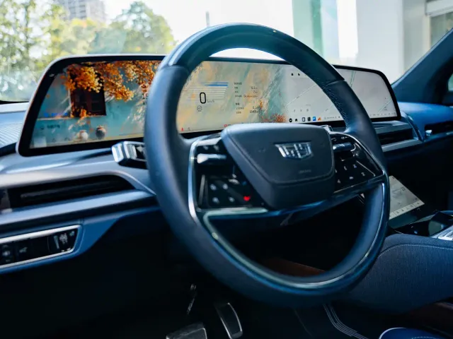 Cadillac Vistiq — Фото автомобиля 6