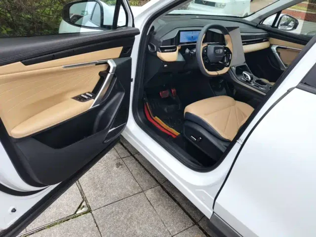 Geely Boyue L — Фото автомобиля 15