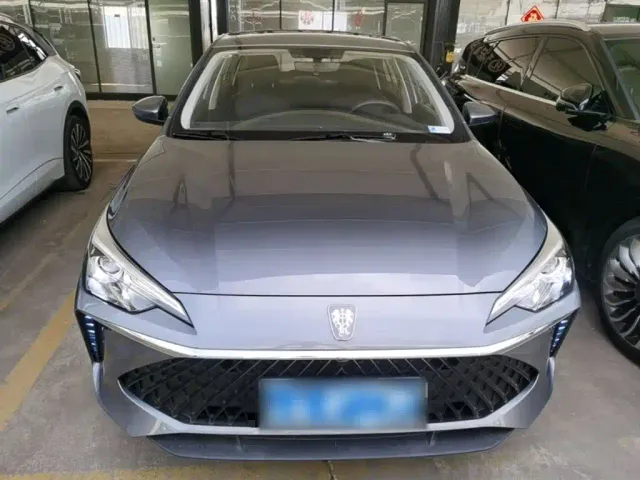 Roewe i5 — Фото автомобиля 2