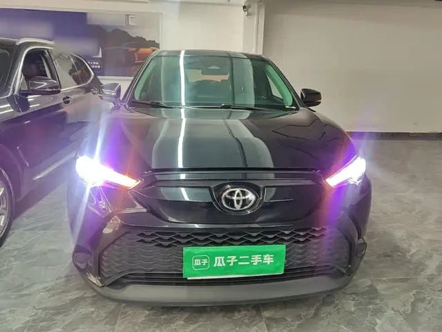 Toyota Frontlander 2023 2.0L CVT Leading Edition — Фото автомобиля 2