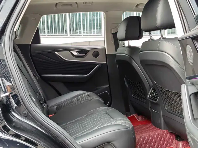 Hongqi HS5 — Фото автомобиля 12