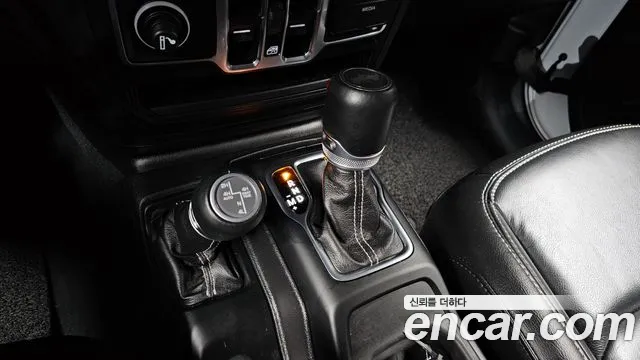 Jeep Wrangler Wrangler (JL) 2.0 Overland 4 двери — Фото автомобиля 9