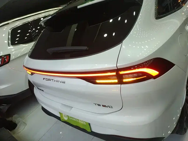 Forthing T5 Evo — Фото автомобиля 3