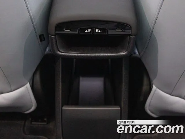 Volvo EX30 — Фото автомобиля 19
