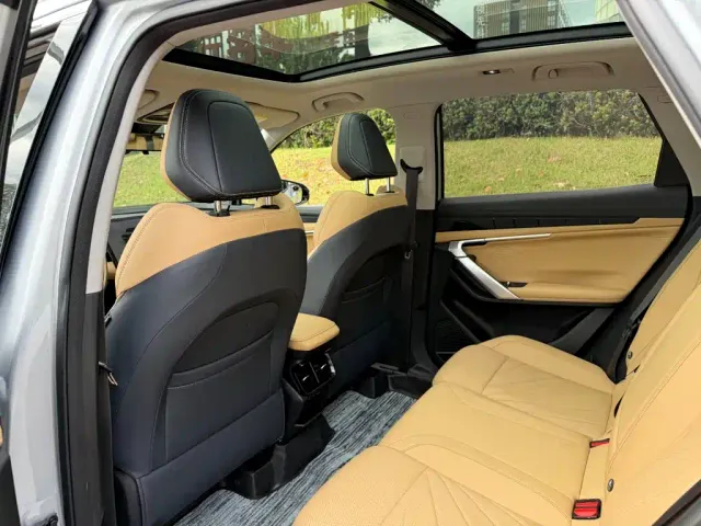 Geely Boyue L — Фото автомобиля 11