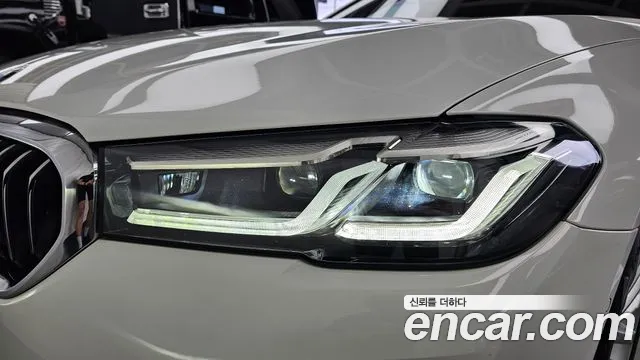 BMW 5 Series G30 — Фото автомобиля 22