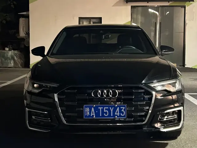 Фотография автомобиля — Audi A6L