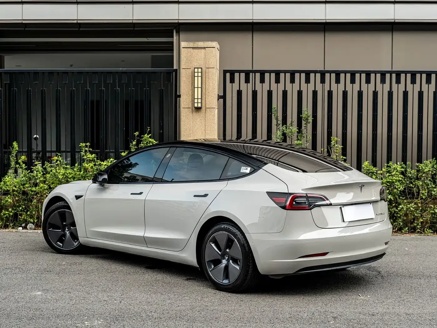 Tesla Model 3 2022 Model Rear-Wheel Drive Version — Фото автомобиля 4