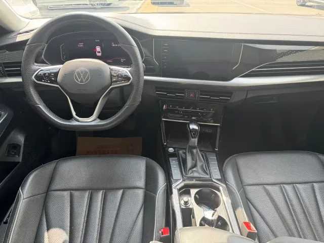 Volkswagen Passat — Фото автомобиля 8