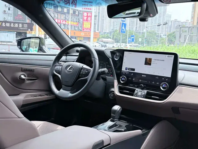 Lexus Lexus ES 2025 200 Ultimate Edition — Фото автомобиля 17