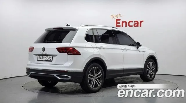 Volkswagen Tiguan Generation 2 — Фото автомобиля 2