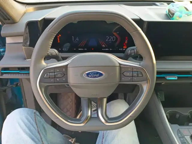 Ford Edge — Фото автомобиля 15