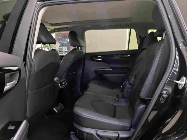 Toyota Highlander — Фото автомобиля 7
