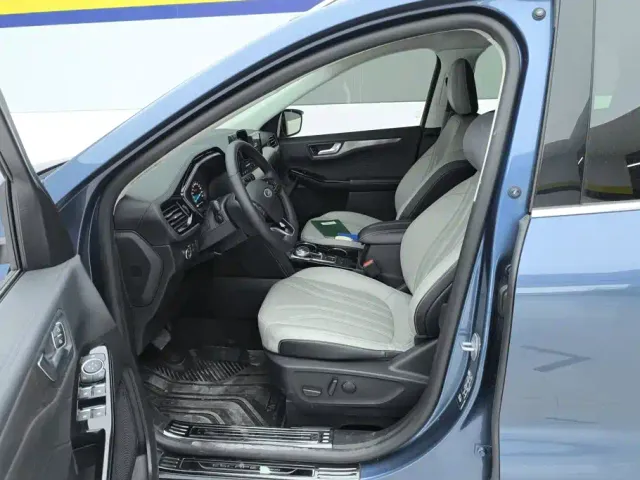Ford Escape — Фото автомобиля 9