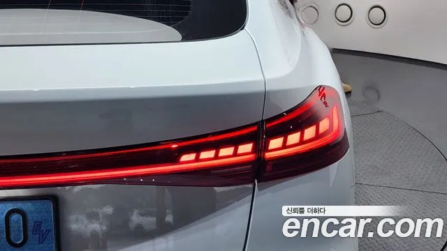 Audi A6 e-Tron — Фото автомобиля 20
