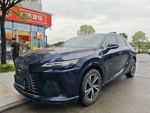 Фотография автомобиля — Lexus RX
