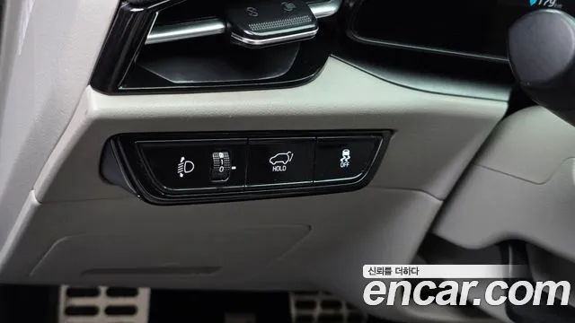 Kia Niro — Фото автомобиля 30