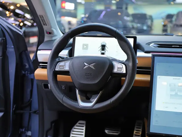 Xpeng P5 — Фото автомобиля 11