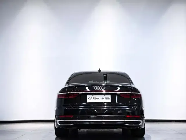 Audi A8 — Фото автомобиля 7
