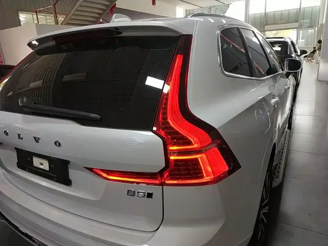 Volvo XC60 — Фото автомобиля 7