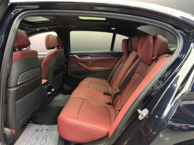 BMW 5 Series — Фото автомобиля 5
