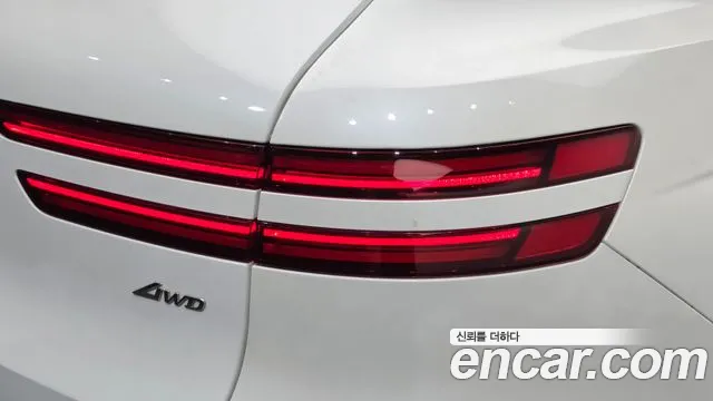 Genesis GV70 — Фото автомобиля 8