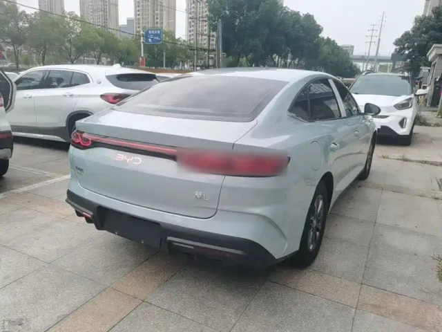 BYD Qin L — Фото автомобиля 6