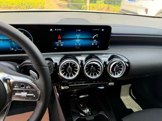 Mercedes-Benz A-Class — Фото автомобиля 24