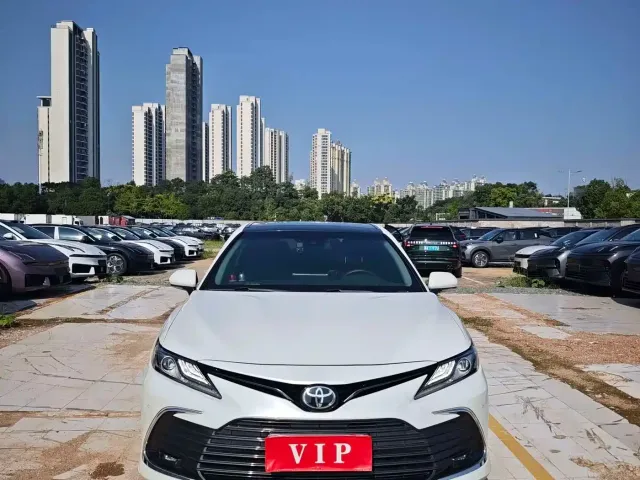 Toyota Camry — Фото автомобиля 2