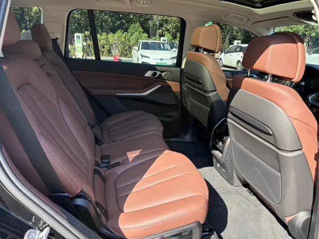BMW X7 — Фото автомобиля 13