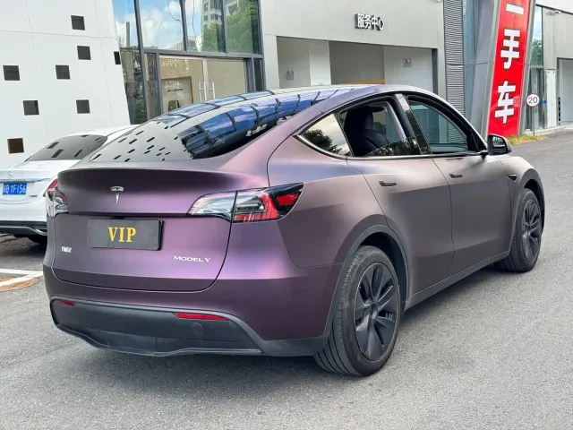 Tesla Model Y — Фото автомобиля 6