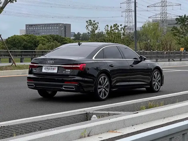 Audi A6L — Фото автомобиля 11